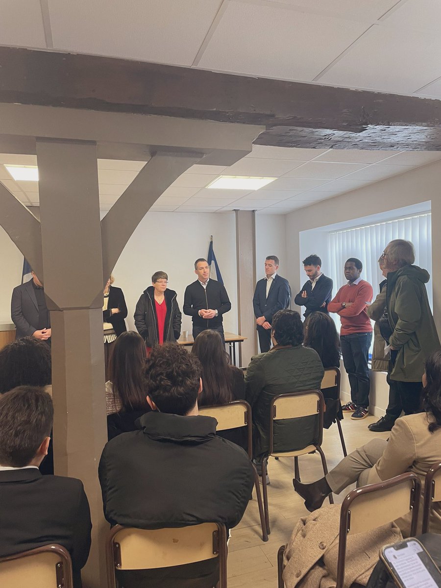 Hier à Creteil pour un échange avec <a href="/KristellNIASME/">Kristell Niasme</a> <a href="/jeunesrep94/">Jeunes Rep 94</a>. Au programme : comment la droite peut reconquérir les villes anciennement communistes aujourd’hui tenues par LFI !