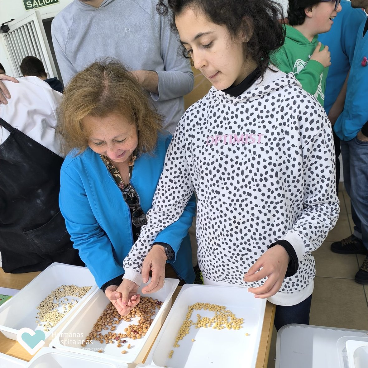 HospitalariasGr's tweet image. 🌱 ¡Hoy celebramos el #DíaMundialDeLasLegumbres!  Dentro de la línea de actuación de #HábitosDeVidaSaludable del #ProgramaCIMA de @EducaAnd 

GRATUITO  #BancoDeRecursos cuaderno de trabajo y vídeo 👉 fpurisimaconcepcion.org/banco-de-recur… 🌿💡  
#FundaciónPurísimaConcepción  #SomosHospitalarias