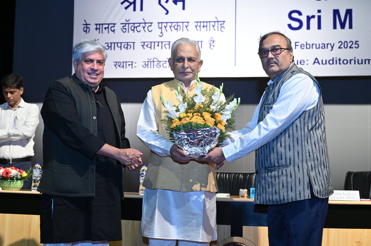 IIM_Calcutta's tweet image. IIM Calcutta confers the Honorary Doctorate Award to Yogi and Spiritual Leader, Sri M on February 10, 2025

@maverikgk | @SriMspeaks