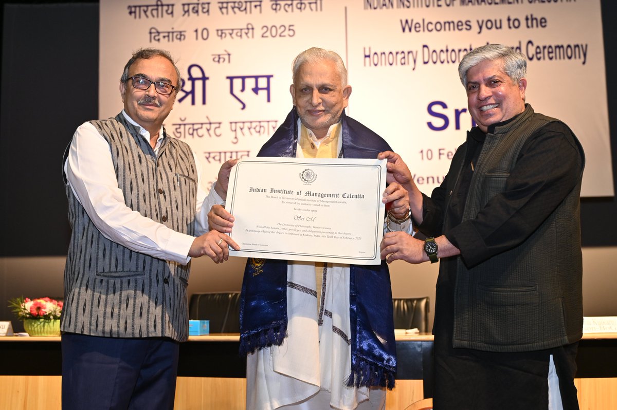 IIM_Calcutta's tweet image. IIM Calcutta confers the Honorary Doctorate Award to Yogi and Spiritual Leader, Sri M on February 10, 2025

@maverikgk | @SriMspeaks