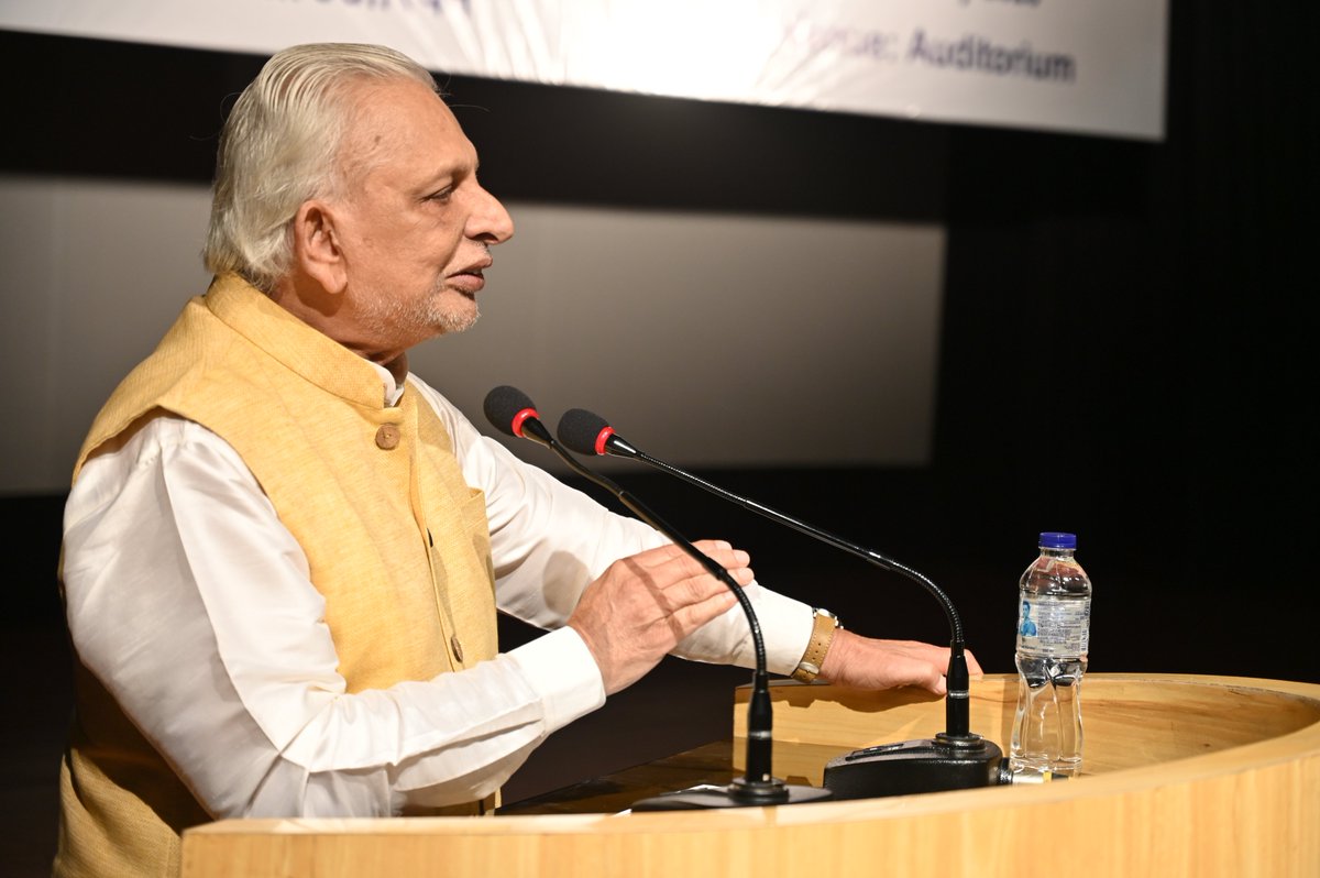 IIM_Calcutta's tweet image. IIM Calcutta confers the Honorary Doctorate Award to Yogi and Spiritual Leader, Sri M on February 10, 2025

@maverikgk | @SriMspeaks