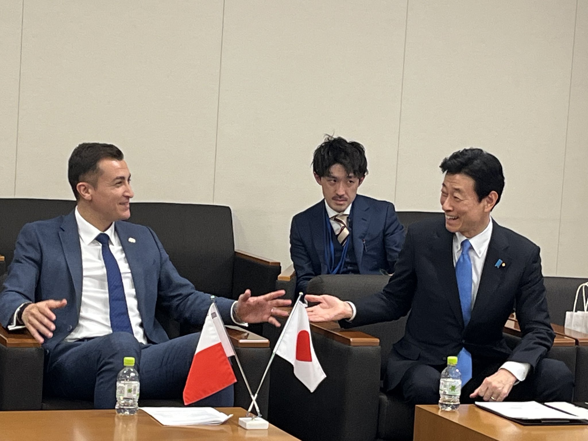 Amazon.co.jp: 文士と官僚: ドイツ教養官僚の淵源 : 西村 稔