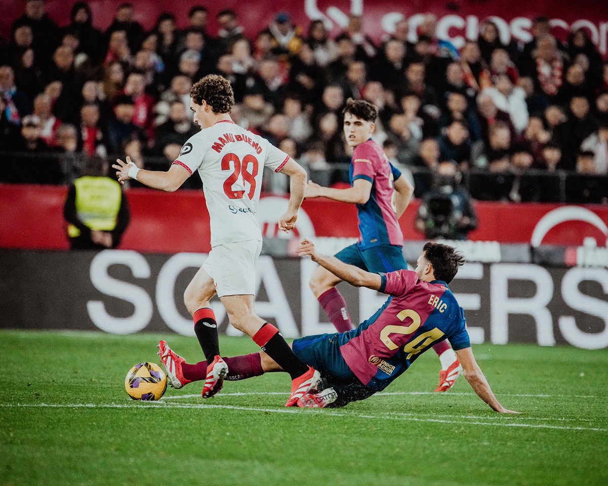 ericgm3's tweet image. ¡Buena victoria en un gran escenario como es el Pizjuán! Seguim sumant cap a l'objectiu! #ForçaBarça 💙❤️
