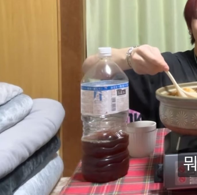 kiroonge's tweet photo. 이런물
진짜존나맛잇는거
신이만든물 https://t.co/LEKhEe9aOb