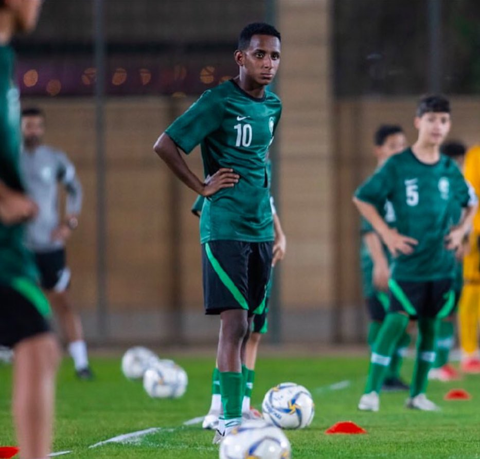 🚨 حسب <a href="/raied72288327/">سناب إلعب</a> :

🟡🔜🔵 نادي الإتحاد يوقع مع نجم #مدرسة_الهلال تحت 15 سنة والمنتخبات الوطنية (مواليد 2009) راكان حارثي عقداً احترافياً.

🦅🇸🇦 يلعب راكان في خط الوسط الهجومي، و ظهر بشكل متميز في أكثر من فئة عمرية؛ ما دعى المنتخبات الوطنية السنية لإستدعاءه بشكل متكرر في عدة