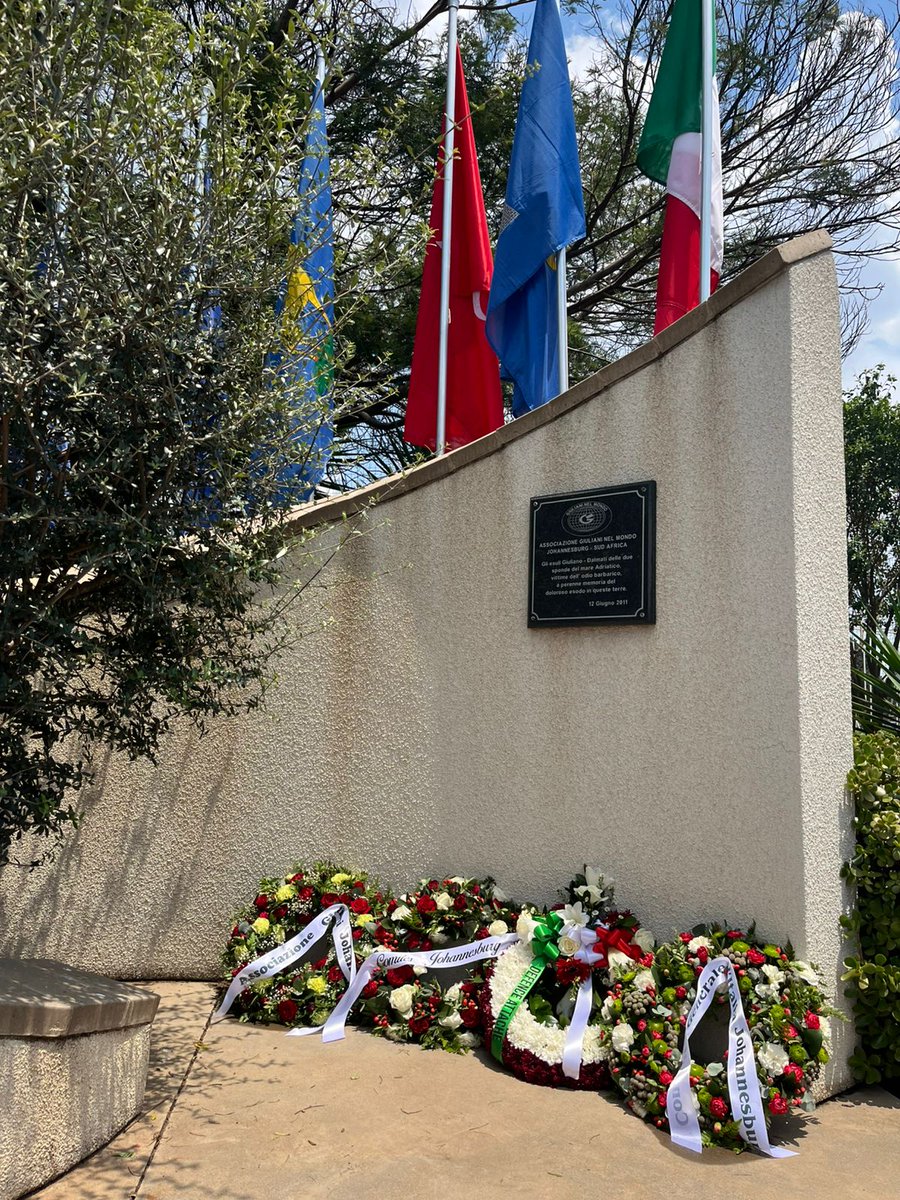 ItalyinJHB's tweet photo. legge 92/2004 Art. 1:  10 febbraio GIORNO DEL RICORDO per rinnovare la memoria della tragedia degli italiani e di tutte le vittime delle foibe, dell'esodo dalle loro terre degli istriani, fiumani e dalmati nel secondo dopoguerra e della più complessa vicenda del confine orientale https://t.co/Kbe4pm3HhH