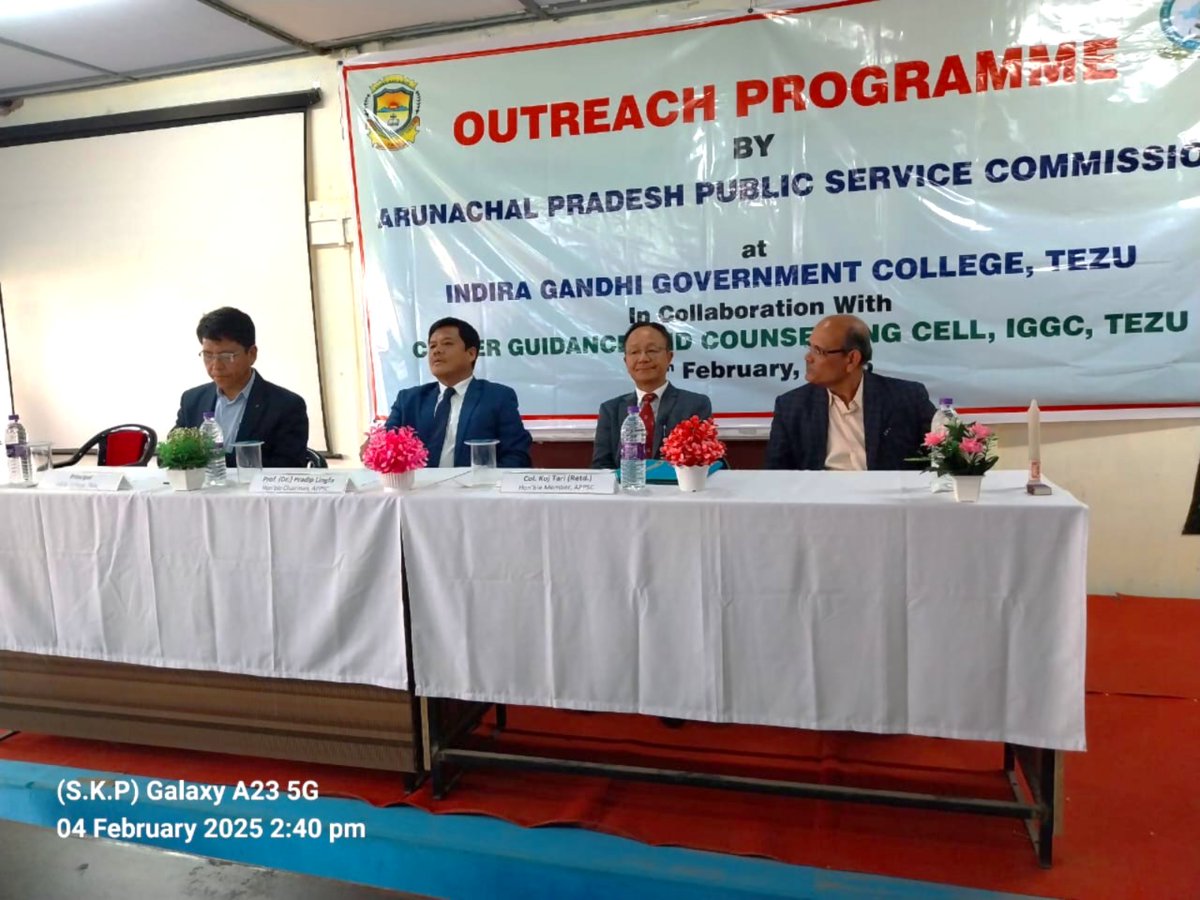 APPSC_Official's tweet image. On 5 Feb 2025, APPSC held an outreach at Indira Gandhi Govt. College, Lohit, guiding students on exams and career paths. Chairman Prof. Lingfa stressed confidence, discipline, and time management. Member Col. Koj Tari advised on stress management and NCC benefits.