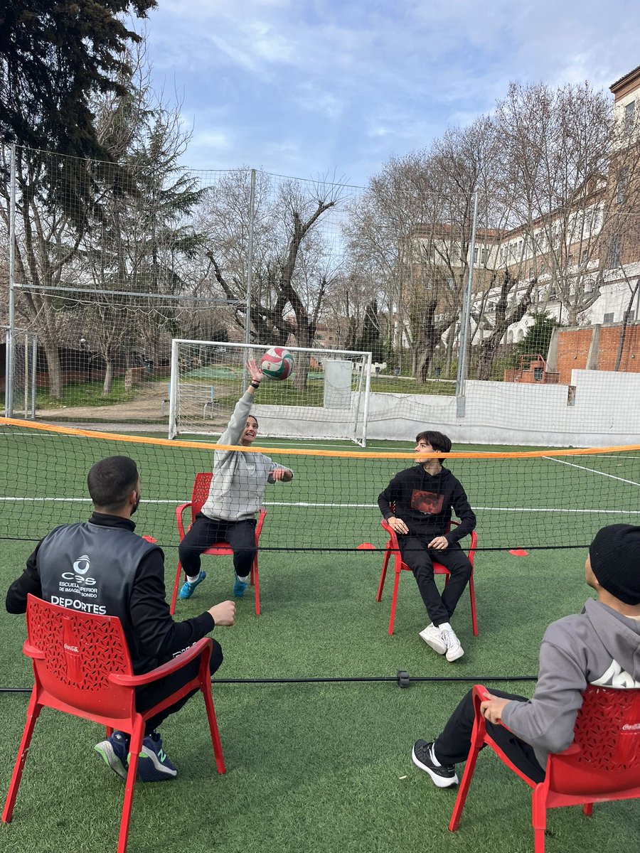 TEAS🏐

 Hoy nuestros alumn@s de deportes de <a href="/escuelaCES/">Escuela de Imagen y Sonido CES</a> , dentro de la asignatura Actividades Físico Deportivas para la Inclusión Social, han realizado una sesión de deporte adaptado a discapacidad física.

  Voleibol para personas con discapacidad física y movilidad reducida