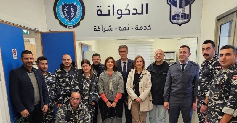 fiap_es's tweet photo. Finishing 4 years of work in Lebanon 🇱🇧 supporting @lebisf to be a police force:

🔹 Closer and accessible 🤝
🔹 With more female presence 👮‍♀️
🔹 More equipped and educated 📚
 
Through the 🇪🇺 project @CommunityPolic7 and #PublicExpertise of @policia

@EUinLebanon 🗞️👇 #FIIAPPNews