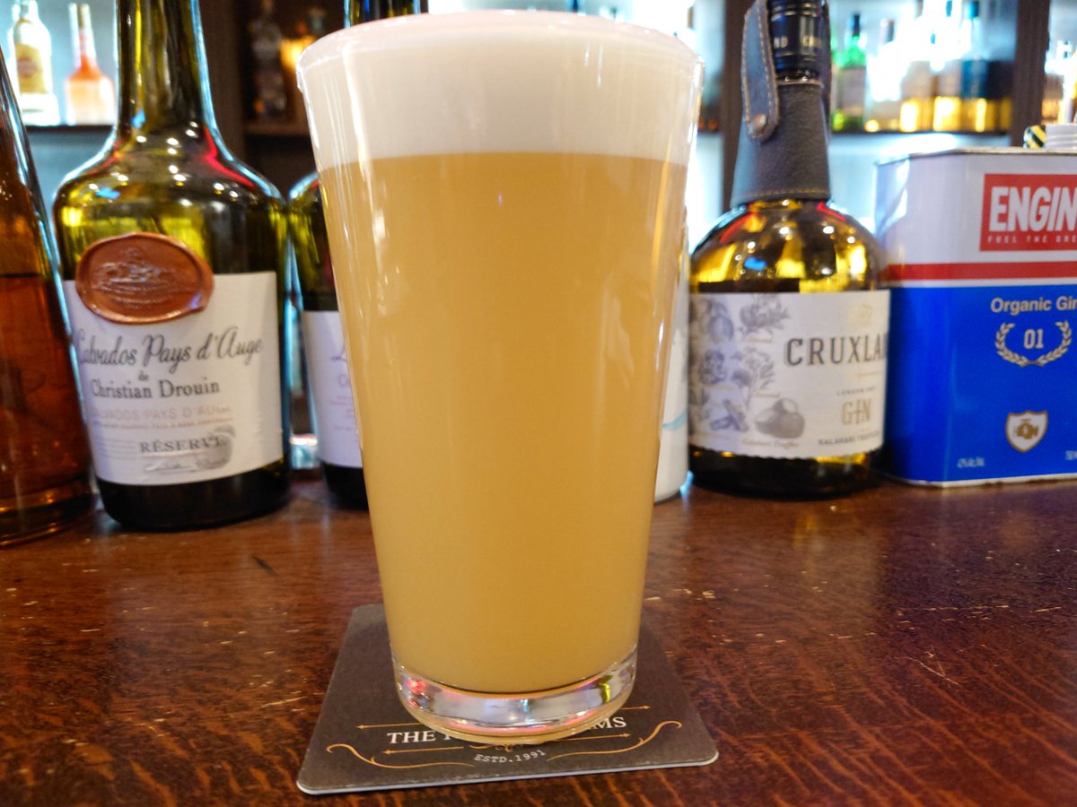 daichance's tweet photo. GROUNDTAP Kazaana Hazy IPA
これ美味いな！柑橘、ベリーなホップフレーバーぎっしり。それに相反して口当たり優しく穏やか。静と動が一体になったビールって感じでスゴい https://t.co/4kPEV65Aiq