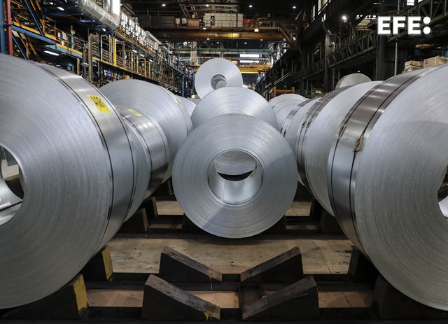 Unas 270.800 toneladas de exportaciones de acero y aluminio de España a Estados Unidos, con un valor total de más de 480 millones de euros, pueden estar en riesgo por los aranceles del 25 % que ha anunciado Trump.

efe.com/euro-efe/2025-…