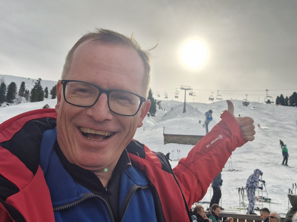 GunterFehlinger's tweet image. I call for a alkohol limit on Austrian Ski Slopes 
Do not drink and ski!