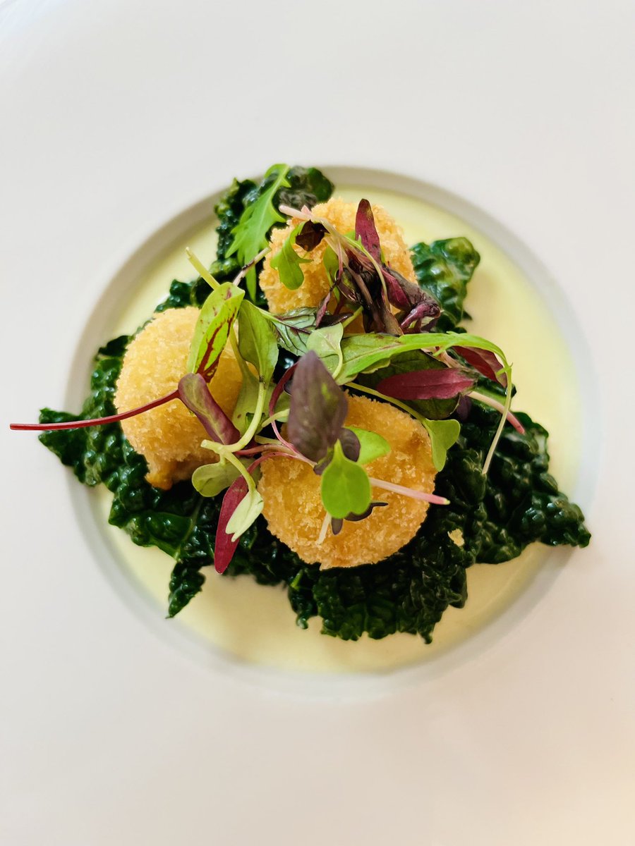 LaLocandaCinzia's tweet image. Our customers’ most loved dish of the week ….💛

~Bon Bon di Patate con Fonduta di Parmigiano~

These delightful potato and Tuscan sausage bites are served with earthy cavolo nero and a velvety Parmigiano DOP cheese fondue. A true Italian indulgence. 

#DishOfTheWeek #LaLocanda