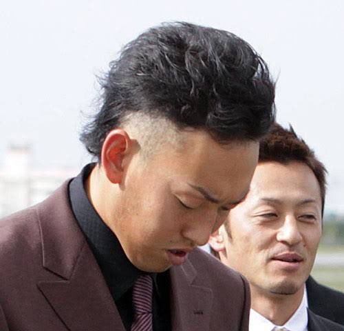yamayuki60's tweet photo. アイドル路線に走りすぎたオリックスへの苦言が増えてきたなら10年ほど前のヤクザ路線に戻そう。ヤクザ系男子でピュアなオリ姫をドン引きさせ、コンプライアンスの壁に挑むオリックスがあってもいい https://t.co/lY8lpADnmY