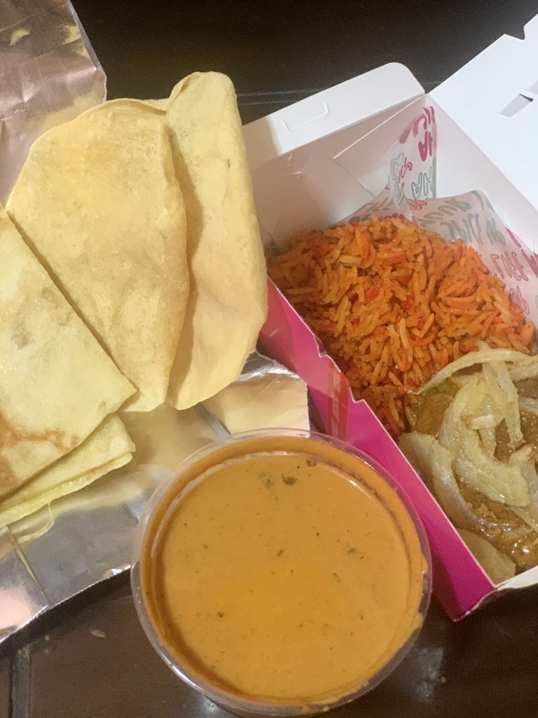 finally aku udah gapenasaran lagi sama makanan india, minimal bgt kalian juga harus cobain accha by <a href="/hangry_id/">Hangry Indonesia</a> inii🤤🤳