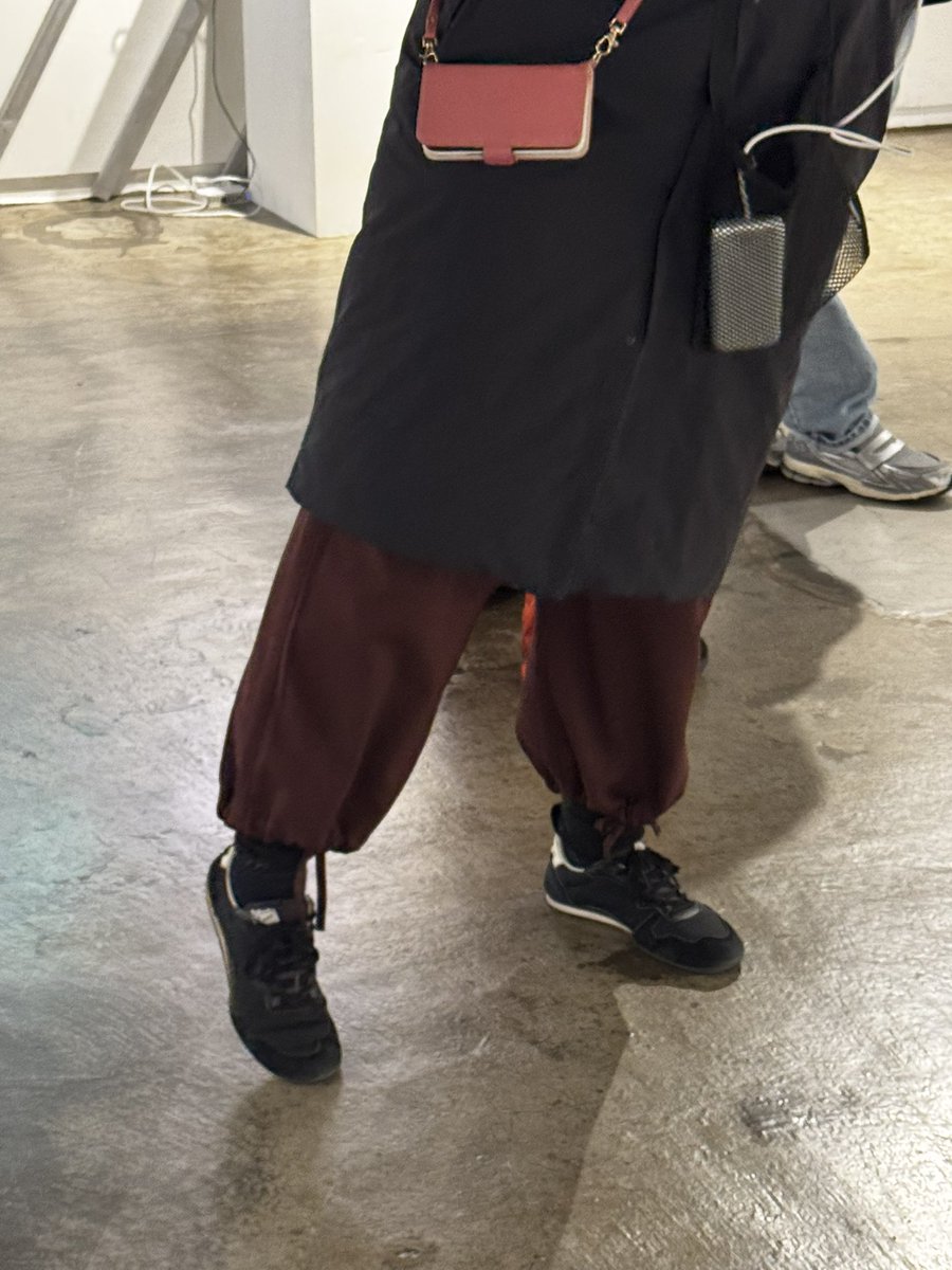 hiroyukisakam's tweet image. コンテポラリーダンスの領域で活躍されている@neonmero11 さんが@NEWVIEW_PROJECT の展示に駆けて着けてくれました。流石の身体性でXRと現実世界の領域を駆け抜けたパフォーマンスに脱帽🎩また協働できる日が楽しみです🎉
#newview