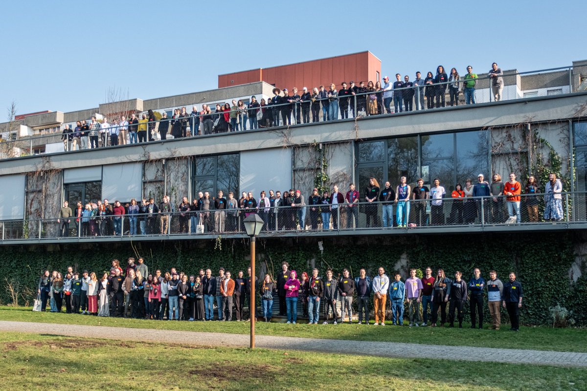game_eV (@game_verband) on Twitter photo Press Start: Gründungsstipendium Games feiert Auftakt in Berlin! 🎉 132 Entwickler*innen trafen sich u. a. für:
👉 Spannende Vorträge zu Markenbildung & Diversität
👉 Workshops zur Unternehmensvision
👉 Networking & Austausch mit Coaches & dem Press Start-Team
<a href="/BundesKultur/">BKM Kultur & Medien</a> Press Start: Gründungsstipendium Games feiert Auftakt in Berlin! 🎉 132 Entwickler*innen trafen sich u. a. für:
👉 Spannende Vorträge zu Markenbildung & Diversität
👉 Workshops zur Unternehmensvision
👉 Networking & Austausch mit Coaches & dem Press Start-Team
<a href="/BundesKultur/">BKM Kultur & Medien</a>