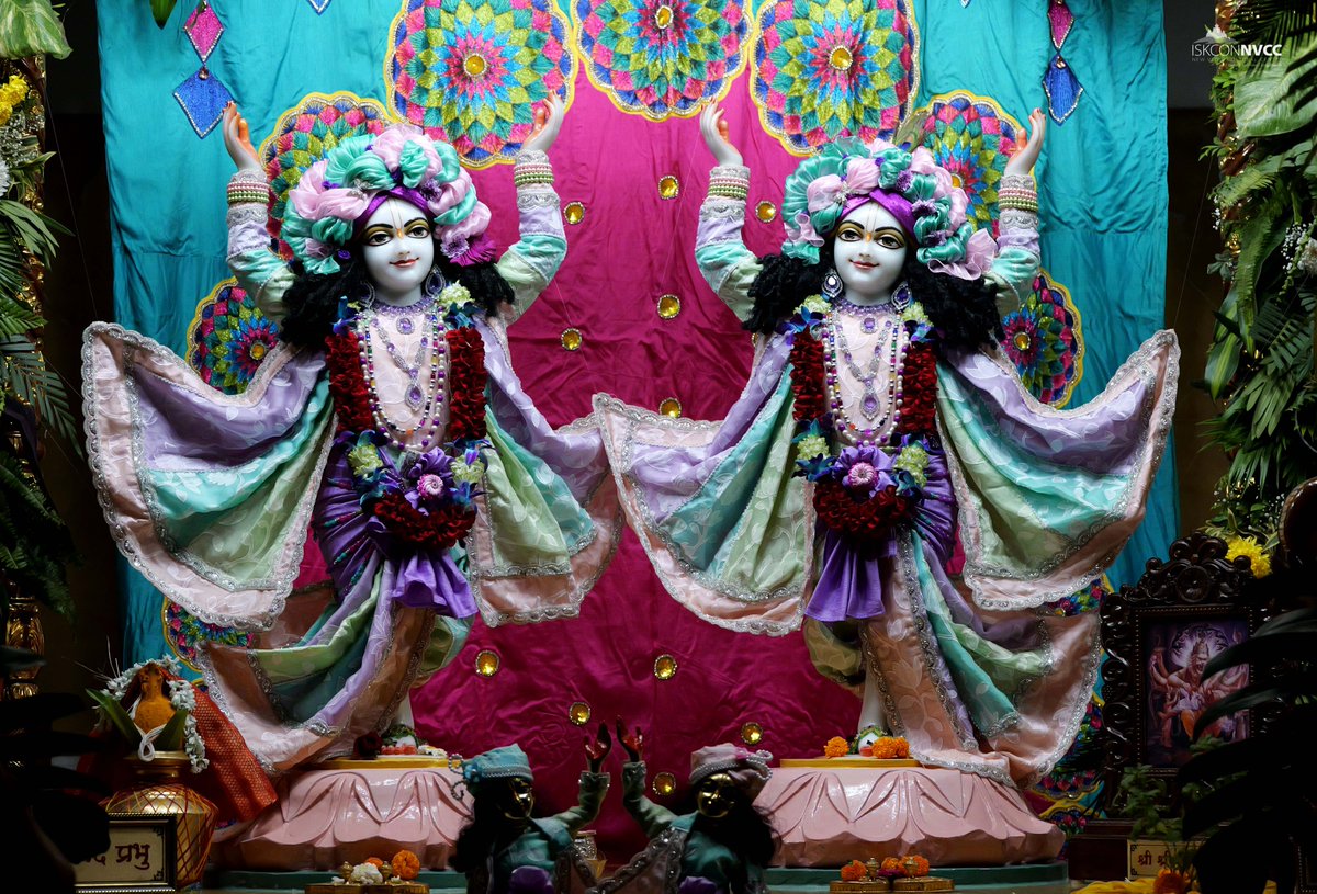 ISKCONPune's tweet photo. 🌷Mangal Arati Darshan🌷🗓10/02/2025🙏🚩@ISKCONNVCCPune🚩
.
.
#ISKCONNVCC #ISKCONPune #ISKCONNVCCPune #ISKCON
#kumbhmela2025 #kumbhmela #Prayagraj
#PrayagrajMahakumbh2025 #10thfebruary #10thfebruary2025
#Monday #Harinaamsankirtan #Radheshyamdas #Radheradhe
#Sankirtan #Kirtan https://t.co/ukrPKTIlDz
