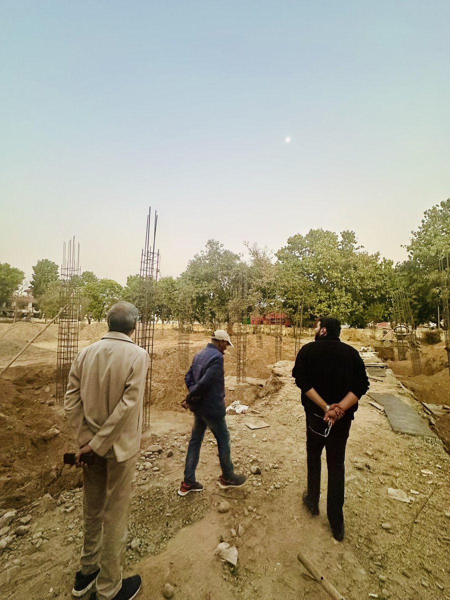 During my visit to sector 25 community center inspected Ongoing Construction work of banquet hall at community center along with a few residents of the sector. So far it will be the biggest hall to be constructed in Panchkula.