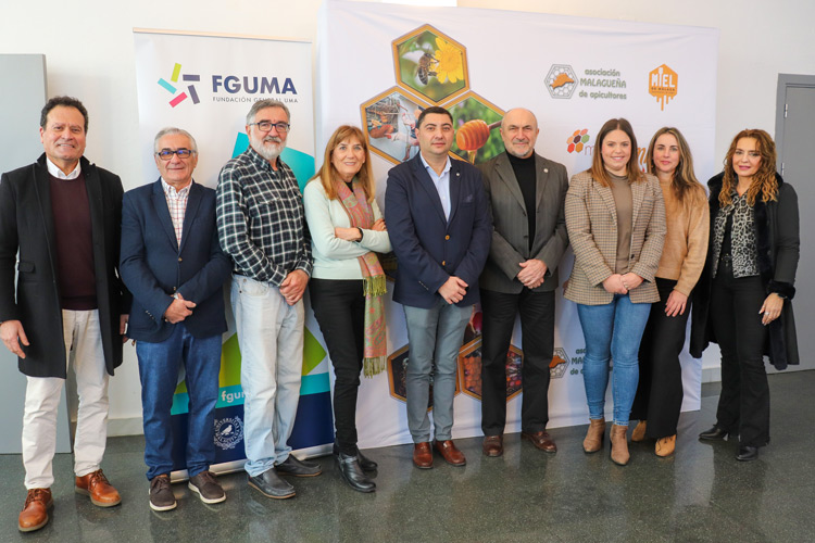 Fundación General UMA #FGUMAcontigo (@fguma) on Twitter photo La miel y el queso protagonizan una nueva jornada de “UMA en la provincia” en Colmenar 🍯🧀
👥 Más de 80 personas asisten a esta actividad consolidada por la FGUMA y <a href="/ayuntacolmenar/">Ayto.Colmenar</a>
🔗fguma.es/miel-queso-uma… La miel y el queso protagonizan una nueva jornada de “UMA en la provincia” en Colmenar 🍯🧀
👥 Más de 80 personas asisten a esta actividad consolidada por la FGUMA y <a href="/ayuntacolmenar/">Ayto.Colmenar</a>
🔗fguma.es/miel-queso-uma…