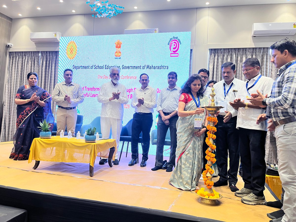 MahaSamagra's tweet photo. महाराष्ट्रातील Champion Teachers नाशिक येथील वन डे लर्निंग कॉन्फरन्स मध्ये सहभागी!
आनंददायी शिक्षण, डिजिटल शिक्षण, व्यावसायिक प्रशिक्षण व धोरण सुधारणा यावर महत्त्वपूर्ण चर्चा.
एकत्र येऊन शिक्षणाच्या उज्ज्वल भविष्यासाठी परिवर्तन घडवूया!
#samagrashiksha #PMSHRI #STARSPROJECT #MPSP https://t.co/RhRKbFCCdk