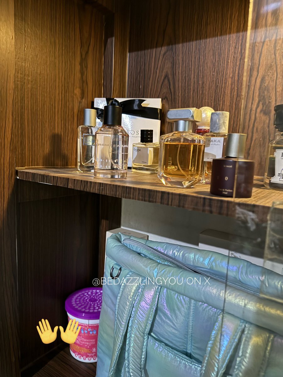 harusnya hidup di Indonesia yg kadang panas dan kadang lembab bgt ini emang dibekali dgn barang kek gini dari dulu 😭🫵🏻

asli semenjak pake ini udah gak worry tas dan barang di lemari jamuran karena lembap 

20ribuan buat 2bulan*, UDAH GITU WANGII LAGI☝🏻