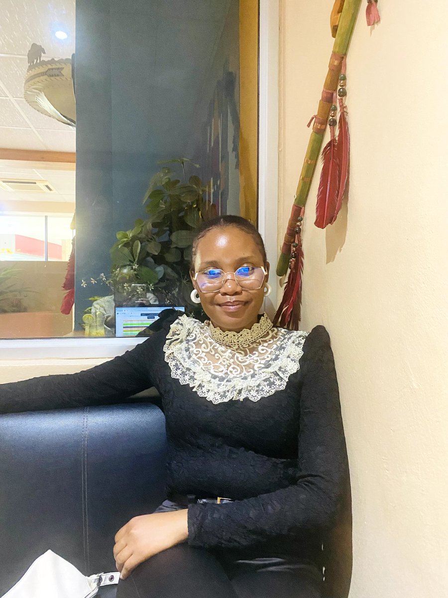 Her view 🌼      VS     Her view 🌻

<a href="/Bongiswa_Sky/">Bongiswa</a> 🤍