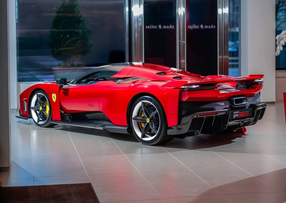FlawlessSpec's tweet image. Rosso Corsa Ferrari F80