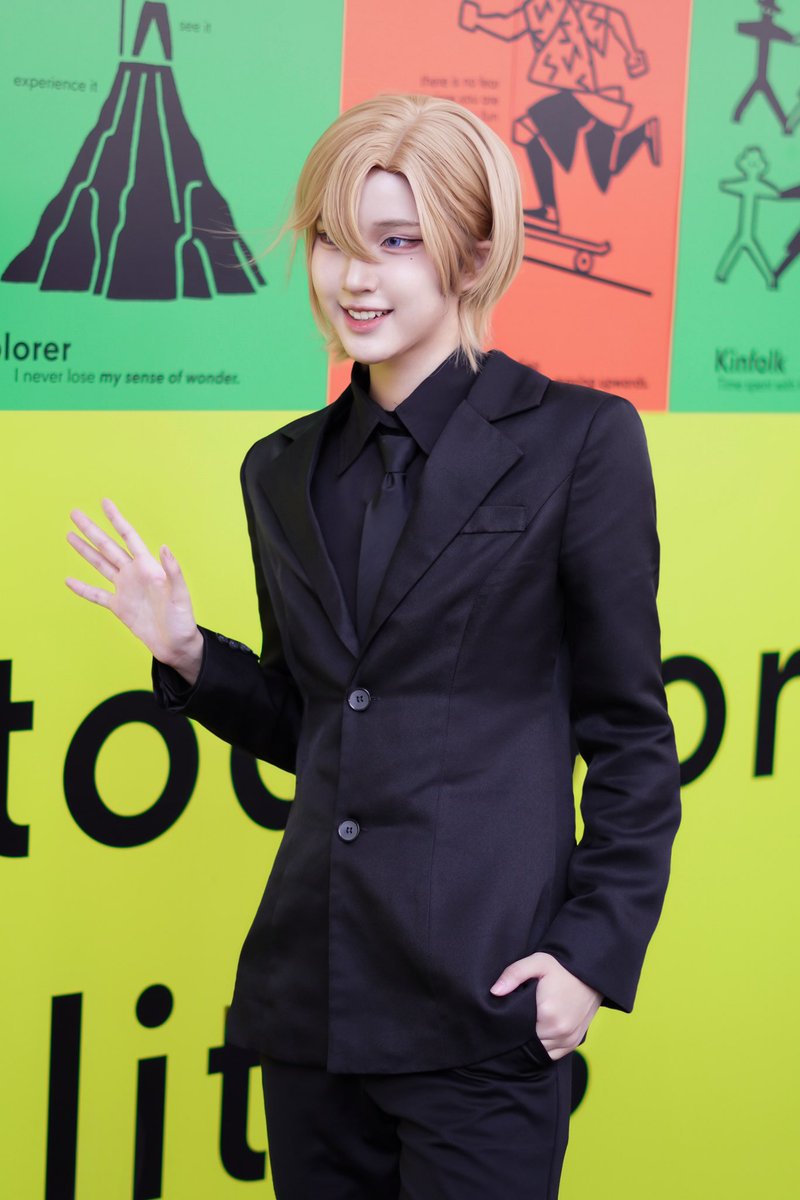 nyacoser's tweet image. ⊹　.  　♡
　　. ∧＿∧　⊹♡
⊹ ♡ ( ︲⩊︲) / .　놔
　.  ⊂　　 ノ⊹