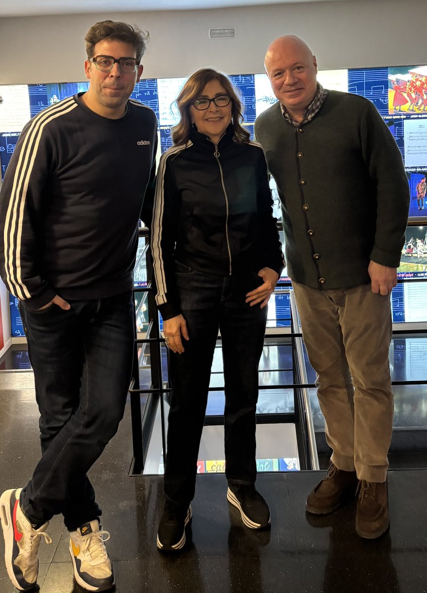 Rosa Badia (@rosabadiarb) on Twitter photo La cançó preferida de musicals d'Oriol Burés ara a <a href="/dialamarmota/">eldiadelamarmota_elmusical</a> és la Carta de Flor de nit, amb música de <a href="/guinovartalbert/">Albert Guinovart</a>
M'he trobat amb ells a l’expo dels 50 anys de <a href="/dagolldagom/">Dagoll Dagom</a> per parlar de musicals de nova creació en català, com #Ànima o #MarICel
cadenaser.com/audio/17388370… La cançó preferida de musicals d'Oriol Burés ara a <a href="/dialamarmota/">eldiadelamarmota_elmusical</a> és la Carta de Flor de nit, amb música de <a href="/guinovartalbert/">Albert Guinovart</a>
M'he trobat amb ells a l’expo dels 50 anys de <a href="/dagolldagom/">Dagoll Dagom</a> per parlar de musicals de nova creació en català, com #Ànima o #MarICel
cadenaser.com/audio/17388370…