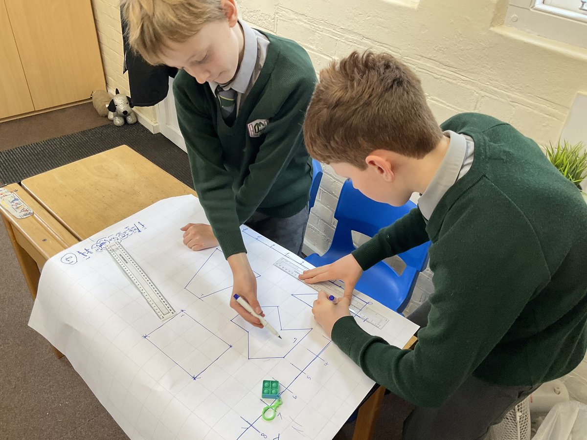 CCJuniorY4's tweet photo. In their #CCMaths lesson, #CCJYear4 were learning all about coordinates and how to plot them. They used this knowledge to then plot different shapes on their grid, learning what a dodecagon was in the process!
#CCThrive #CCJuniors #CCDiscovery https://t.co/fd8jtxqNYz