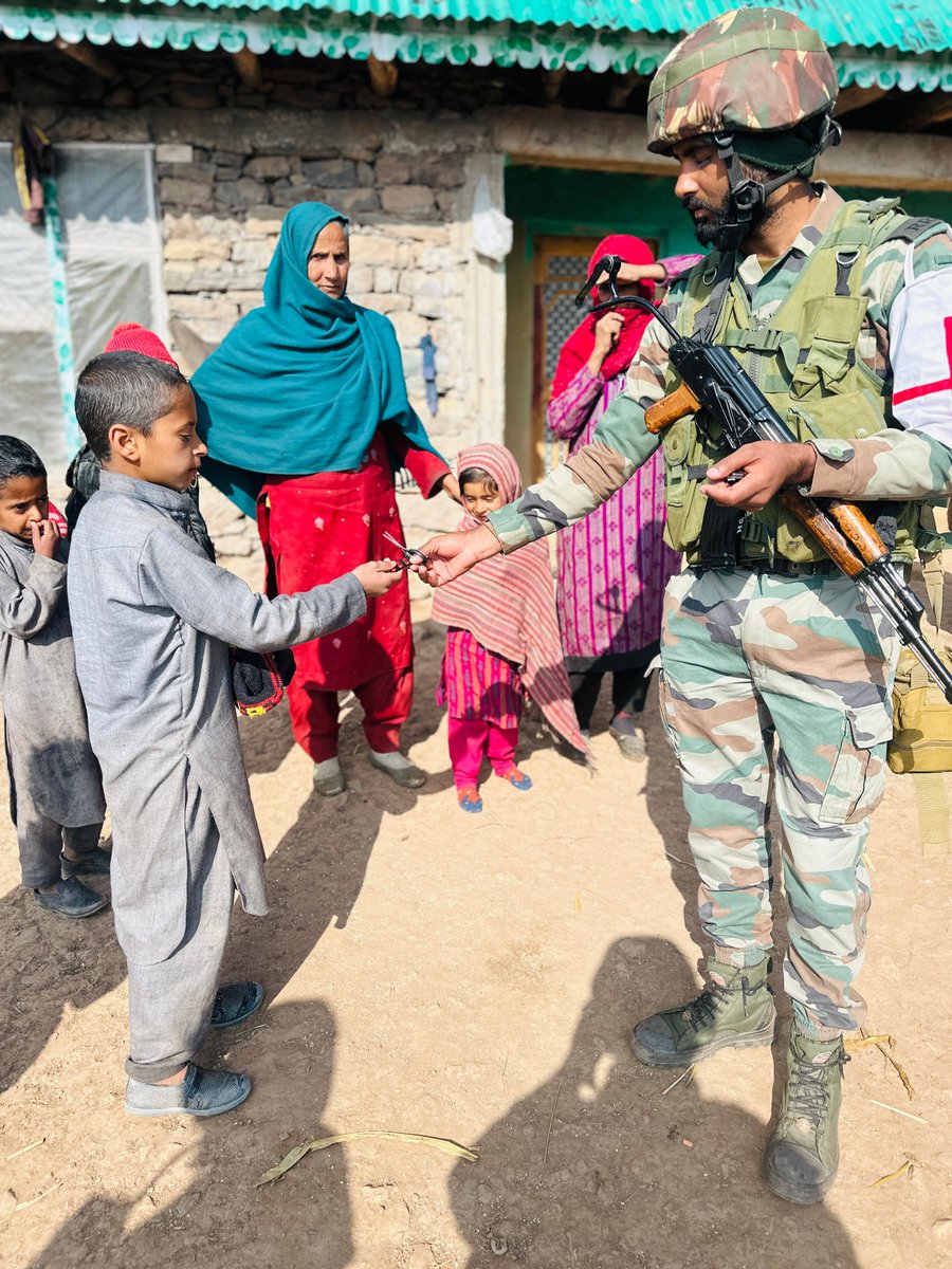 jkmediasocial's tweet image. Indian Army Conducts #MedicalPatrol For Remote Areas at  Haribudha, Poonch

The primary objective was to #provide on-the-spot #medical care and check-ups, including basic health check-ups, #treatment of common ailments, and the distribution of necessary medicines.
@adgpi