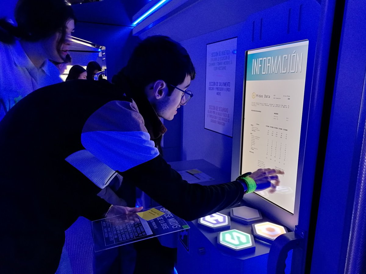 Fund_Flors's tweet photo. 🔐💰 L’alumnat de 2n de Gestió Administrativa i Activitats Comercials ha viscut l’experiència de #Finexit, un escape room financer de la @camarascomercio i @fmapfre.
Reptes, treball en equip i molta estratègia i els seus coneixements financers!

#FundaciónFlors #CalidadEducativa https://t.co/KRpTbIFn4s