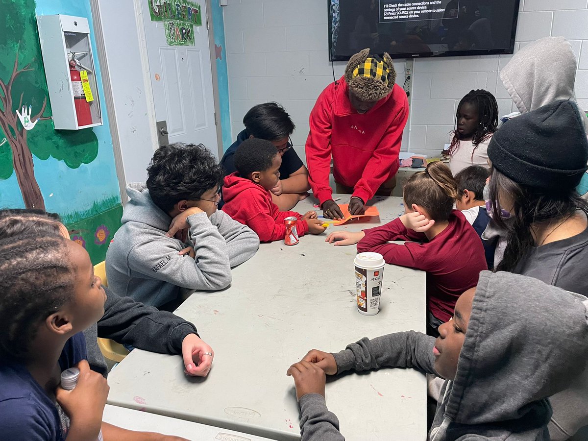 🖤💛❤️ Black history at Gilbert Park! During Tuesday’s Power Up, we explored the rich tradition of Kente Cloth from West Africa, mainly Ghana. The kids loved creating their own vibrant designs and learning about the cultural significance of the patterns and colours.