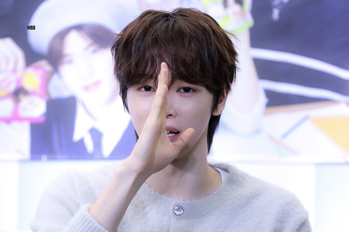 MBB_913's tweet image. 250209 박맛젤 공팬 

너에게 반했음 하고 눈 꼬옥 감더니 뿌듯한 표정 짓는거 넘 귀여워🤍

#성찬 #SUNGCHAN #ソンチャン 
#RIIZE #라이즈