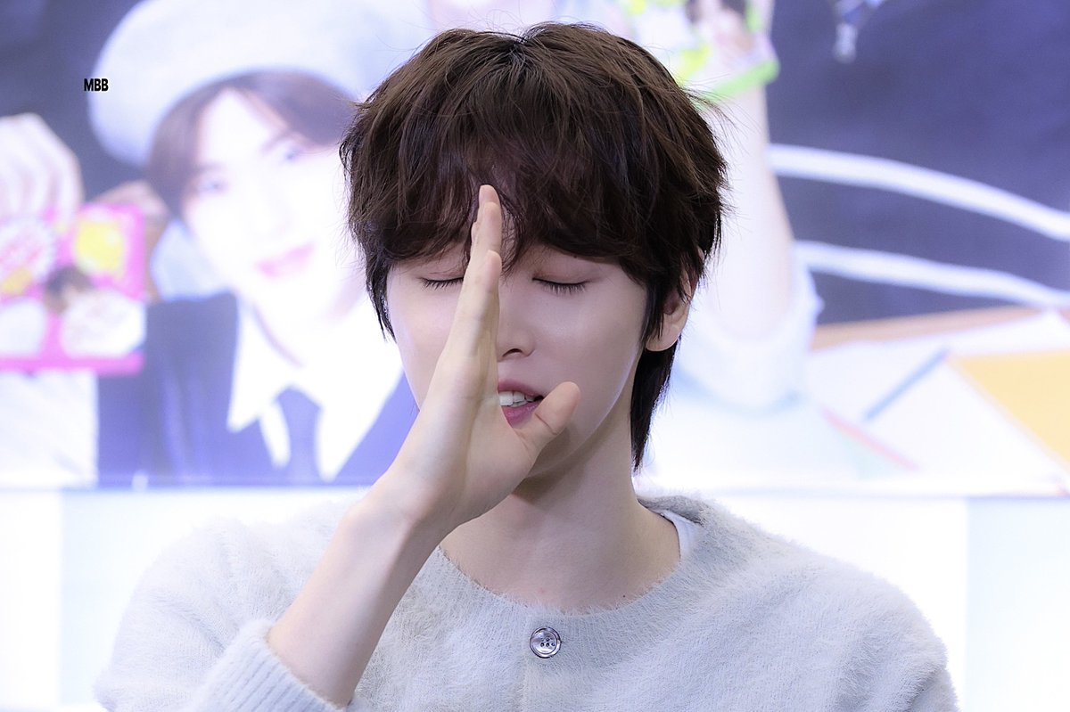 MBB_913's tweet image. 250209 박맛젤 공팬 

너에게 반했음 하고 눈 꼬옥 감더니 뿌듯한 표정 짓는거 넘 귀여워🤍

#성찬 #SUNGCHAN #ソンチャン 
#RIIZE #라이즈