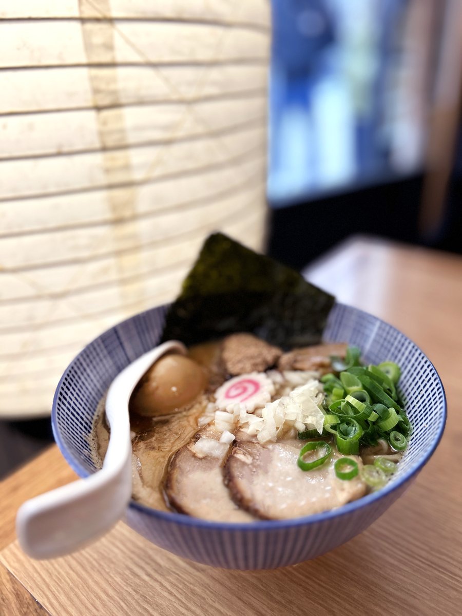 Gyokai Miso Tonkotsu 🐟🍜

Sa base de bouillon de porc, poulet et fumet de poisson et miso vous fera voyager au Japon 🇯🇵

À déguster chez
📍 Ippudo Saint-Germain - 75006

#ippudoparis #nouilles #tamago #miso #ramenlover #ramenmiso #foodlover #ippudo #noodles #ramenparis #zuzutto