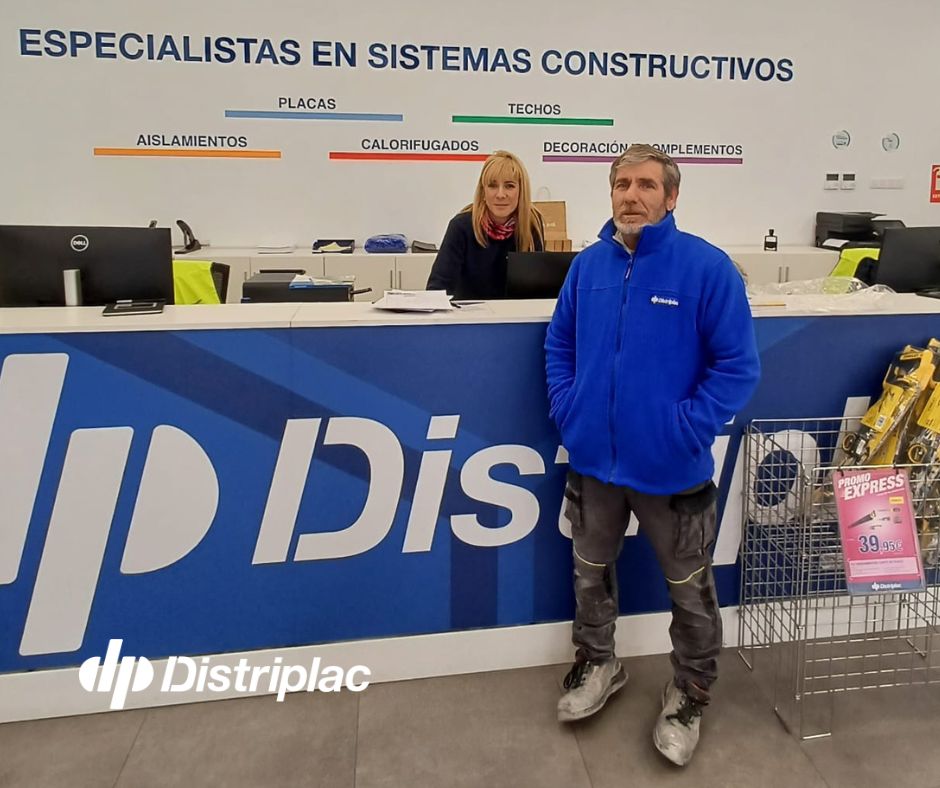 Distriplac_pt's tweet photo. Mantenha-se quente neste inverno com o “Distri-Casaco Polar”🌟
Já tens o teu?, mostra-nos 😉 ❄
#Distriplac #Inverno #Velo #ClientesFelizes #Construção #MateriaisDeConstrução https://t.co/wJKMSwzDss