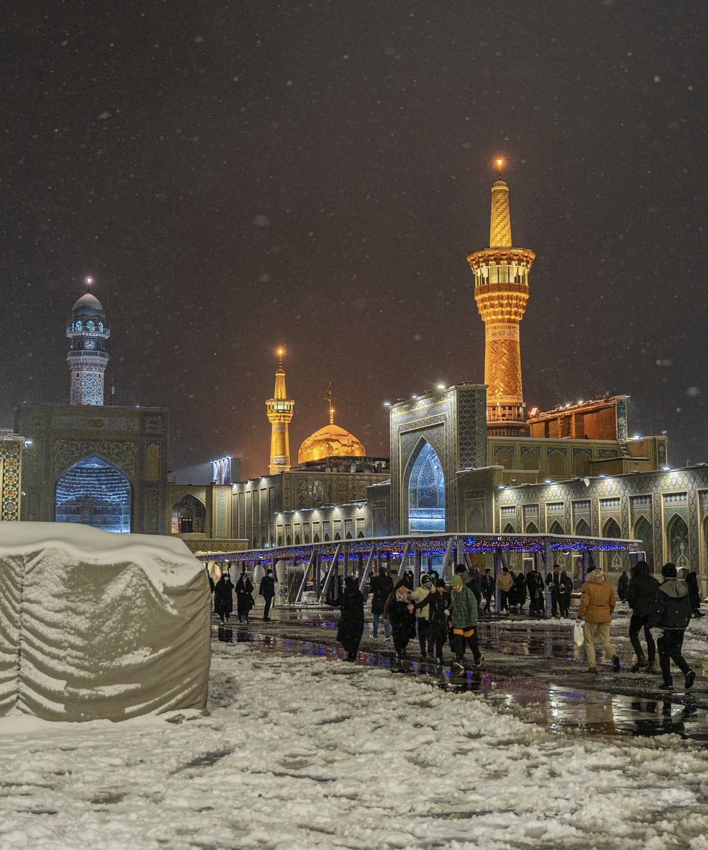 emamreza_'s tweet photo. يا ثلج مشهد مُر على وجداني 
برّد جمار الشوق والتحنانِ 🌨️
#العتبة_الرضوية_المقدسة https://t.co/CU4Mj2cheO