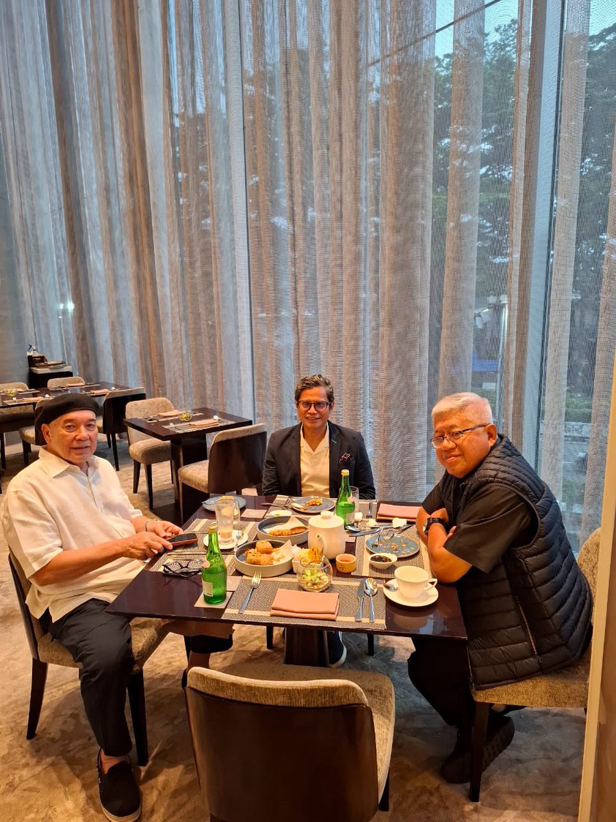 Nothing can replace mileage of experience. Today i had a very insightful discussion about business and entrepreneurship and how professionals can be entrepreneurs with oom <a href="/PeterGontha/">Peter Gontha Social Med. 4 good & against slander</a> and oom Sumantoro