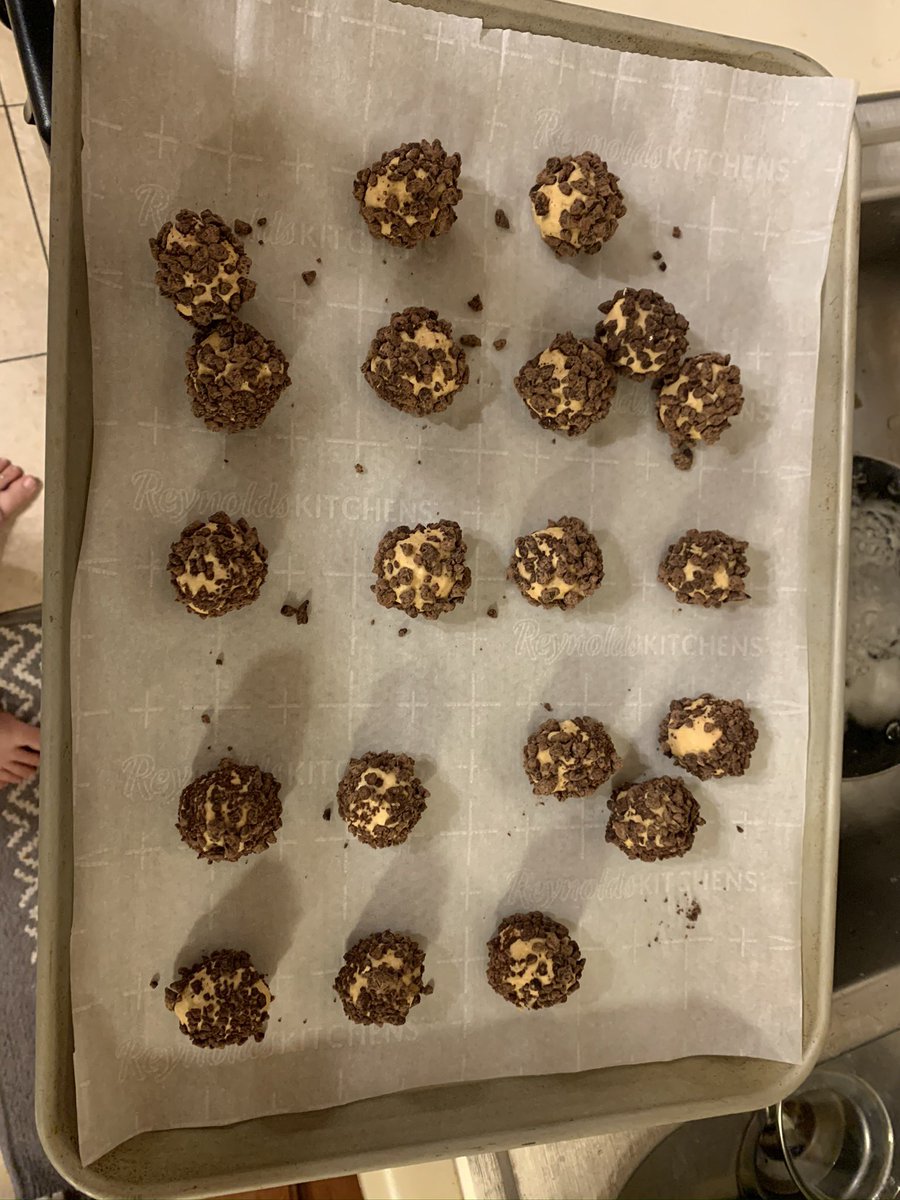 If you’re looking for something keto try these cheesecake fat bombs. 

#foxdensweets 
#keto