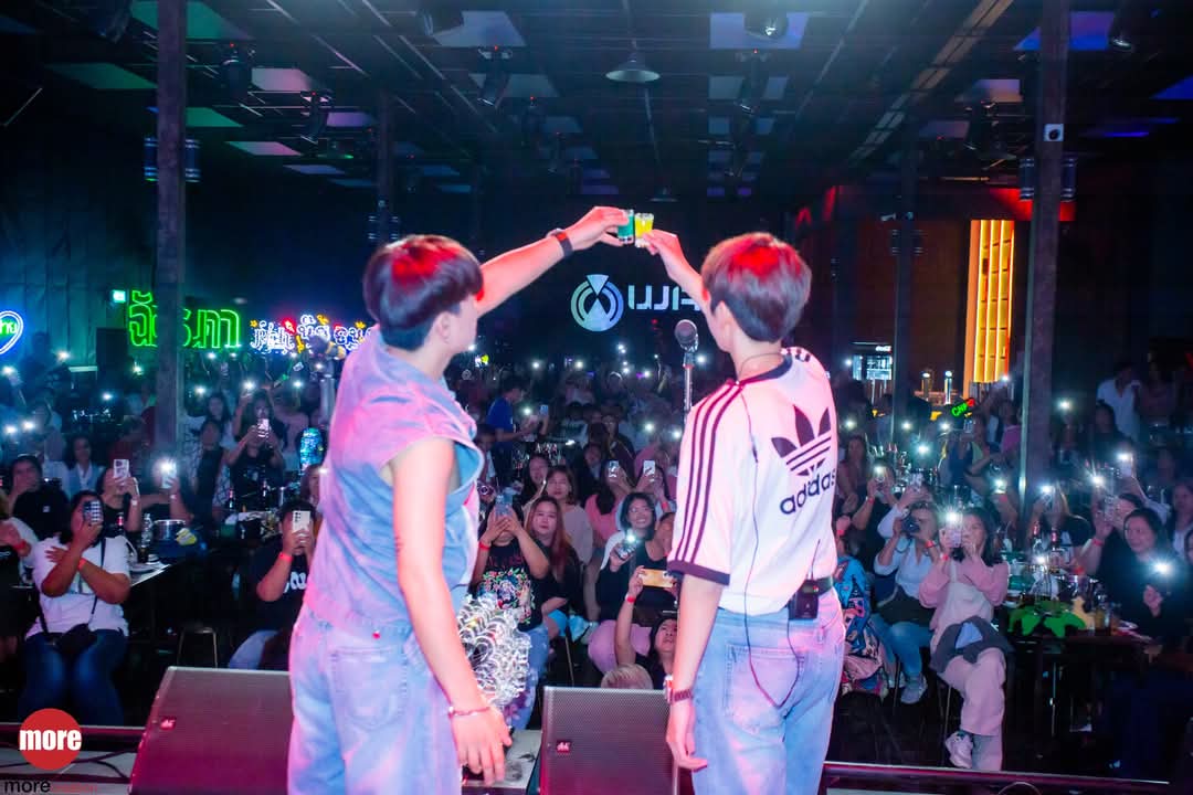 wila_pukpui's tweet photo. ฉลองงงงงง  นานๆจะได้เทรน ฉ่ำๆ  มันต้องฉลองงง 😆💛💚 #นุ๊กปาย_GOODBYEตายไม่รู้ตัว https://t.co/5u8eDDoAI6