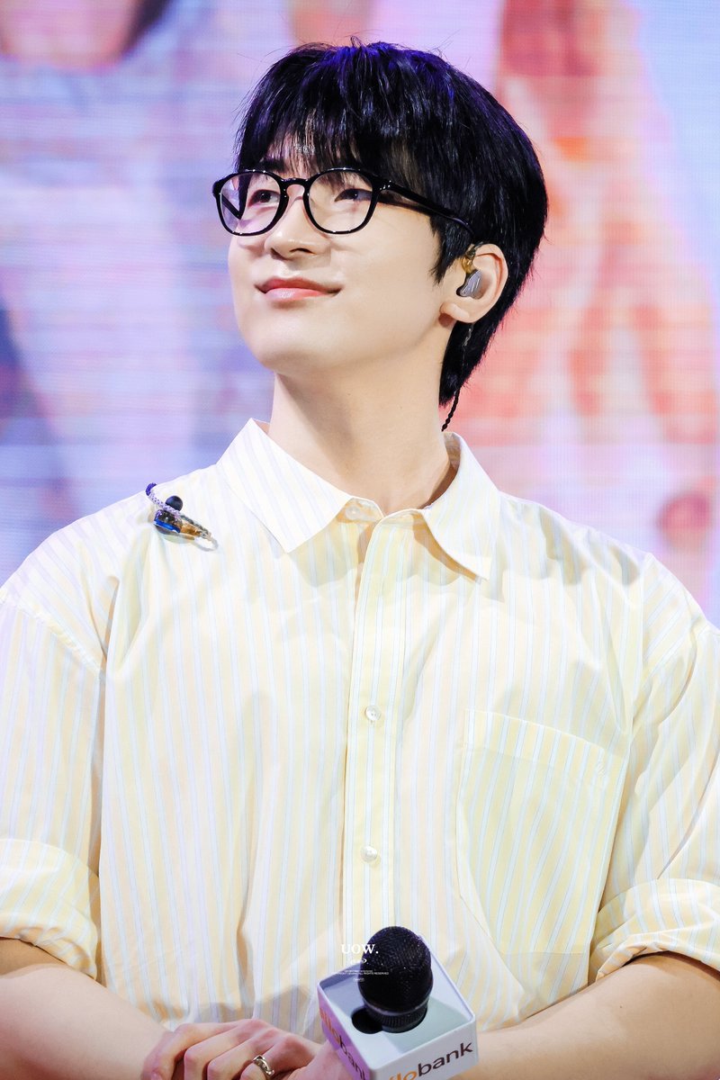 ur_only_won0717's tweet photo. 250210 ALLO BANK 알로뱅크 HD

선배님🫠

#원우 #전원우 #WONWOO #ウォヌ
#세븐틴 #SEVENTEEN 
@pledis_17 https://t.co/MqUZlySqF8
