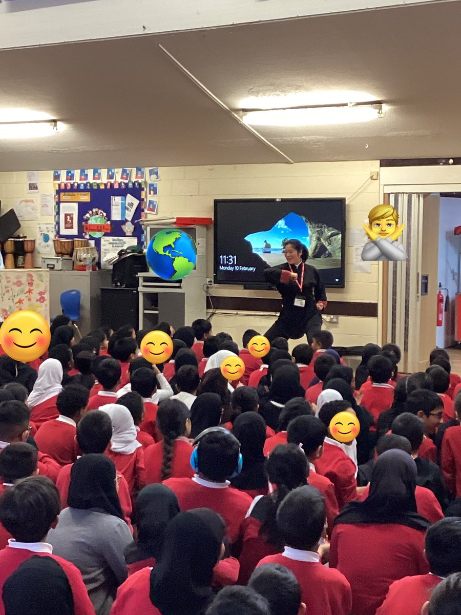 AngleseyP's tweet photo. A special treat this morning for us all! #Confusius #ChineseNewYear Our visitors performed some martial arts, played us some special music and we were told a story in Mandarin! We were able to impress the visitors with our Mandarin speaking skills! 🏅🤩✅🇨🇳 #experiences https://t.co/bnWby4tIZh