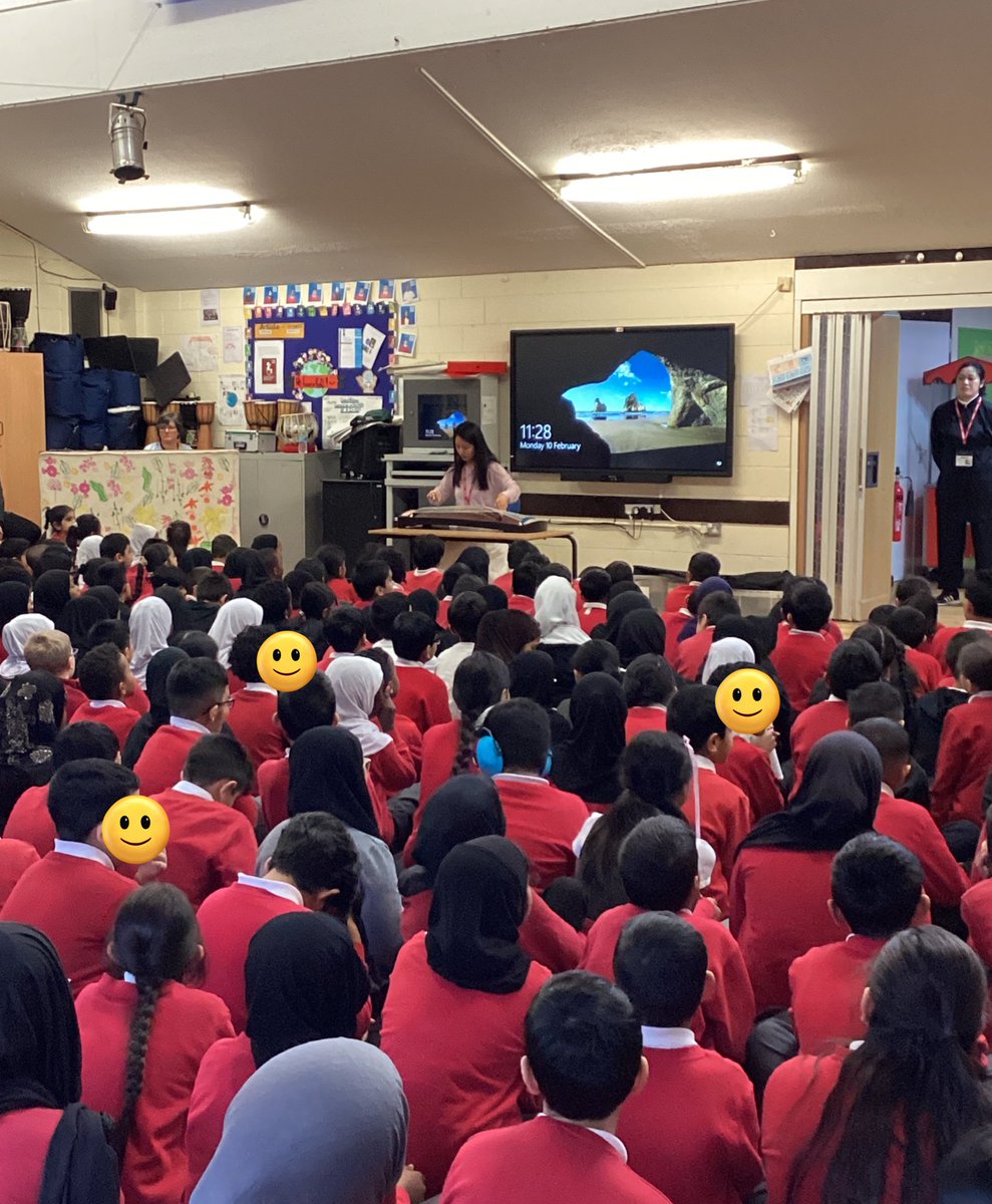 AngleseyP's tweet photo. A special treat this morning for us all! #Confusius #ChineseNewYear Our visitors performed some martial arts, played us some special music and we were told a story in Mandarin! We were able to impress the visitors with our Mandarin speaking skills! 🏅🤩✅🇨🇳 #experiences https://t.co/bnWby4tIZh
