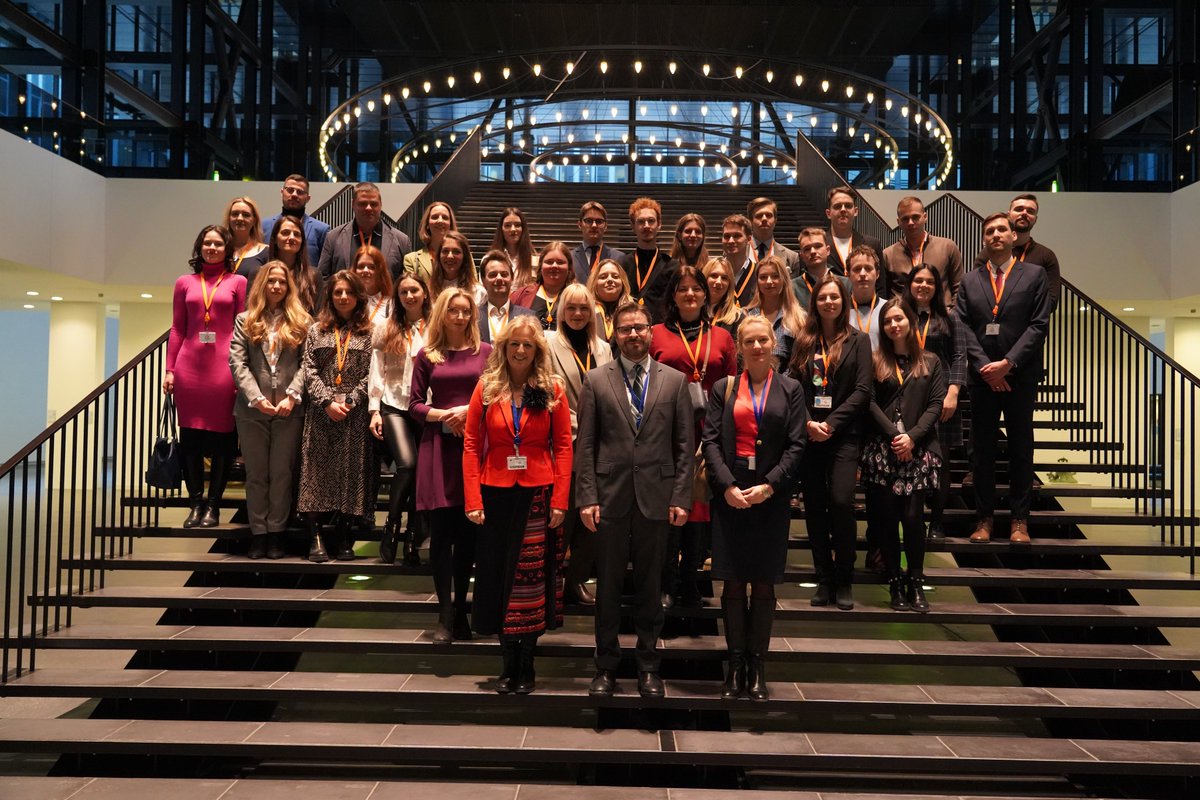 Centraleuropea's tweet image. Learning from the best of the best🤓
The Academy&apos;s young researchers are currently participating in a study tour in 🇱🇺 Luxembourg. The programme will take place at the Court of Justice of the European Union (CJEU). 👨‍⚖️
#CEA #CJEU #juniorprogram