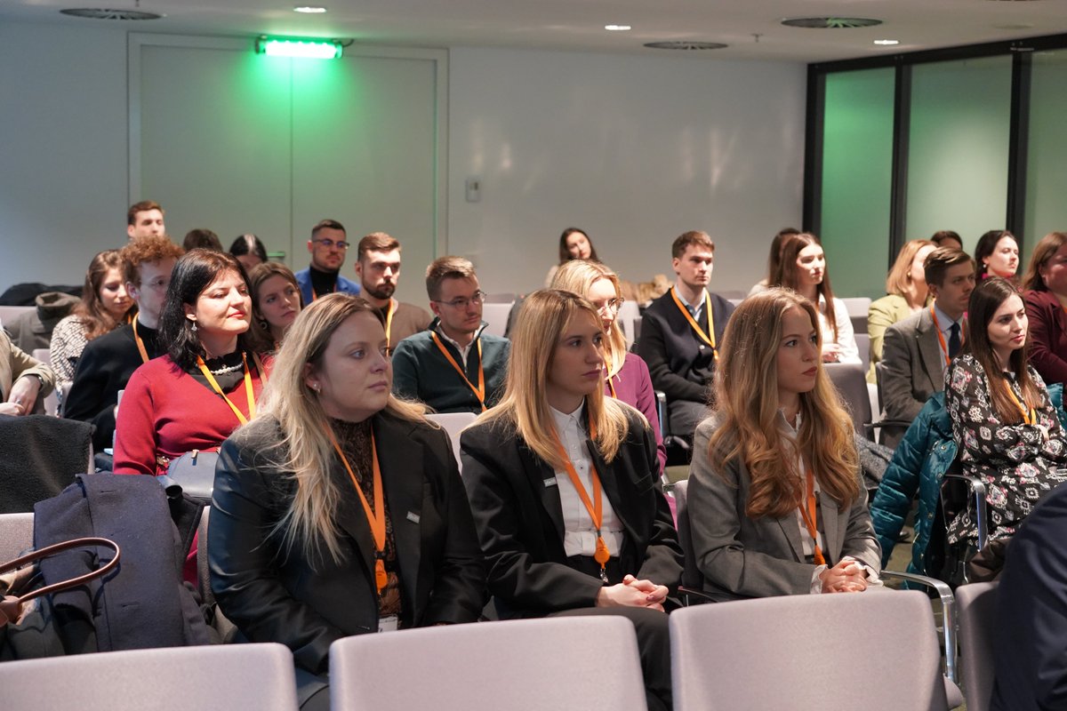 Centraleuropea's tweet image. Learning from the best of the best🤓
The Academy&apos;s young researchers are currently participating in a study tour in 🇱🇺 Luxembourg. The programme will take place at the Court of Justice of the European Union (CJEU). 👨‍⚖️
#CEA #CJEU #juniorprogram