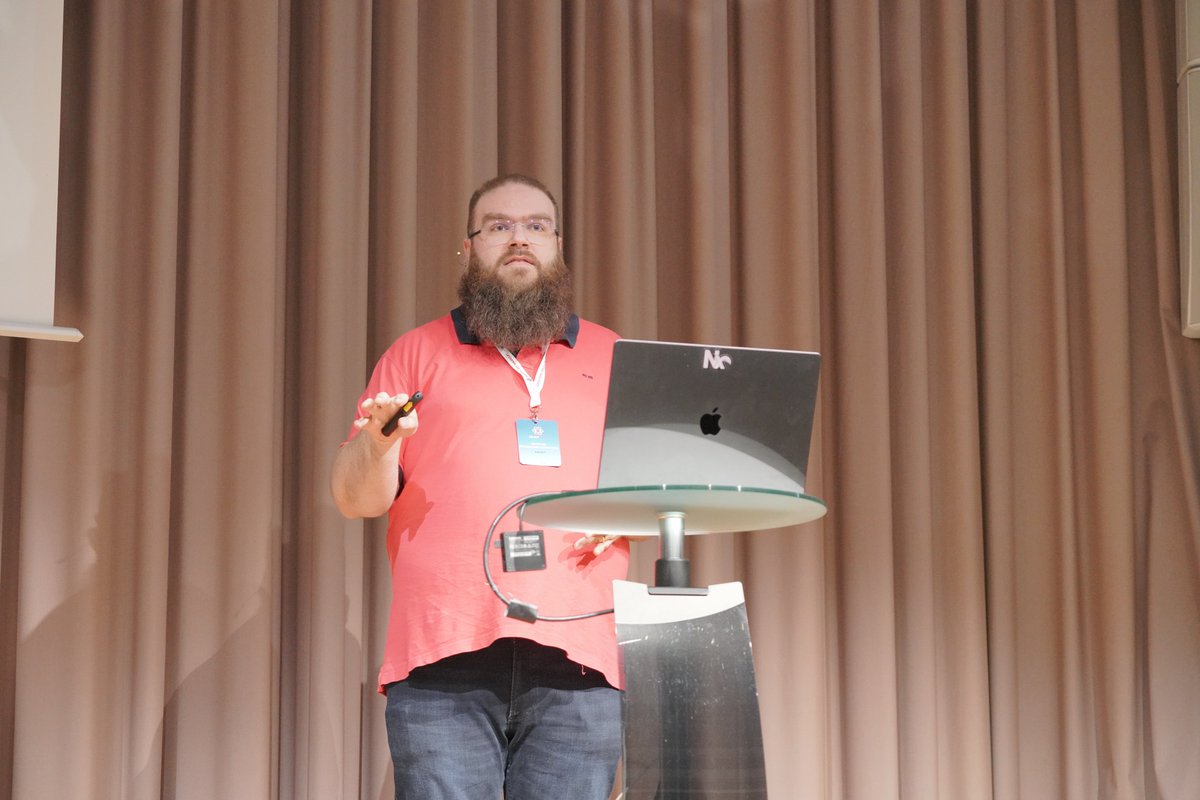 React Paris Conf' -by- BeJS tweet media