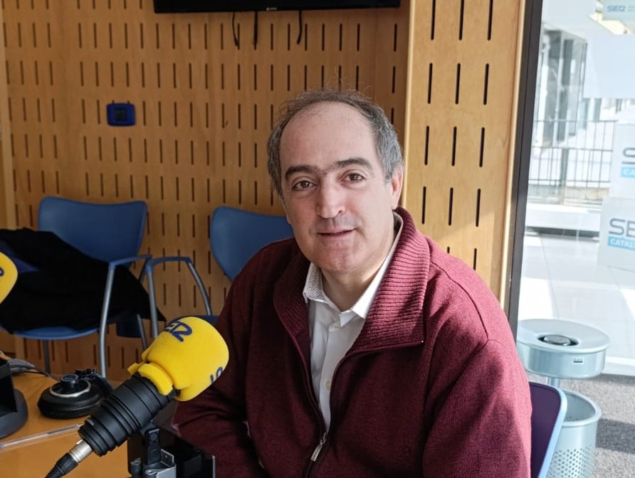 SER_Andorra's tweet image. 🗣️A l'#AquíAndorra, el president de #mansunides, Jordi Casal, sobre la campanya de recaptació d'enguany i els principals projectes del 2025

🖥️I a #DiaZero, l'agent @alexkake1 ens alerta dels riscos de compartir dades amb altres dispositius

📻102.3FM  🖥️cadenaser.ad