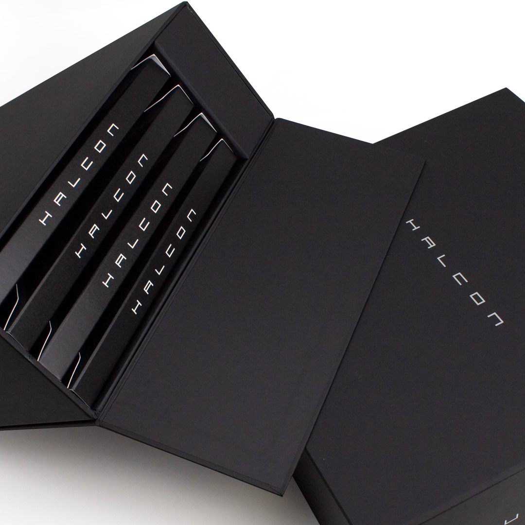 SunpackDotCom's tweet image. If you have an idea we can make it a reality. This is an example of a custom box to the T. The customer had an idea and we designed the packaging from scratch. #MagBox #magboxmonday #creativepackaging #packagingdesign #customboxes #creative #design #luxurydesigner #samplekit